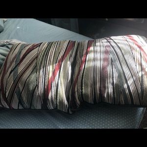 Ashley pillows set 4